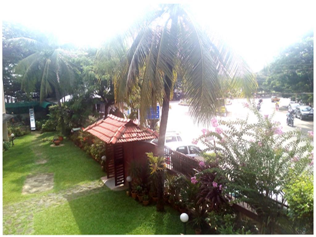 Bharat Hotel Kochi Luaran gambar